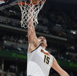 Jokic impulsa a los suyos ante los Blazers