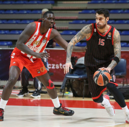 Printezis decanta la balanza en Belgrado (79-81)
