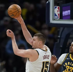 Jokic y Murray marcan la diferencia