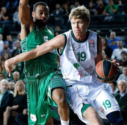 Kuzminskas le pide tiempo al Darussafaka Dogus