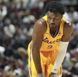 Bronny James se gana un papel mayor en los Lakers