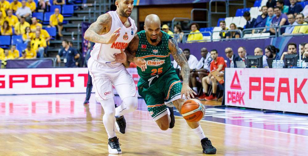 El Armani Milán se interesa en Jordan Theodore