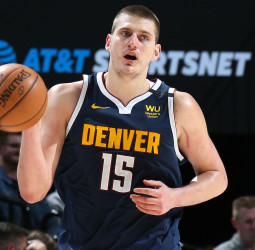 Nikola Jokic, espectacular en el momento clave