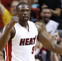 Luol Deng, a los Angeles Lakers