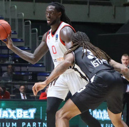 Johnathan Motley reforzará el juego interior del Estrella Roja