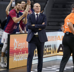 Ivanovic: "Si juegas al Barça con tanto respeto, pocas opciones tienes"
