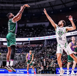 Unicaja supera de forma notable al Tofas Bursa, 89-70