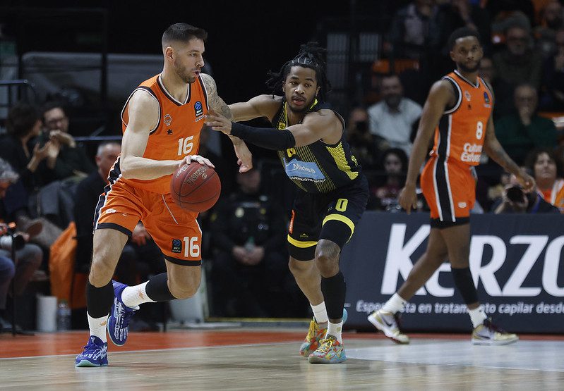 Valencia Basket 106-65 Aris Thessaloniki: Xαλαρά y mejor récord de la competición para los taronja