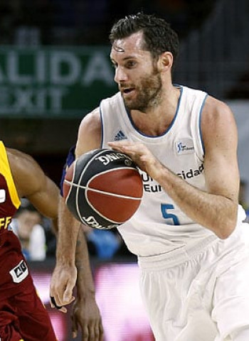 Contundente victoria ante el Gran Canaria para seguir líderes (96-72)