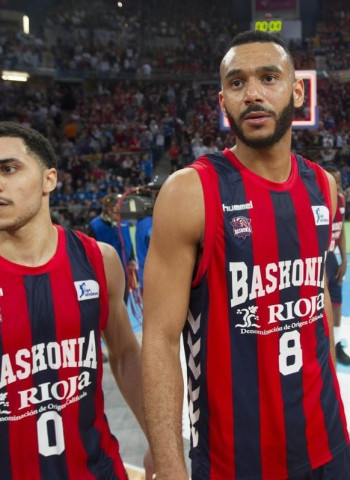 Larkin y Hanga continuarán en el Baskonia
