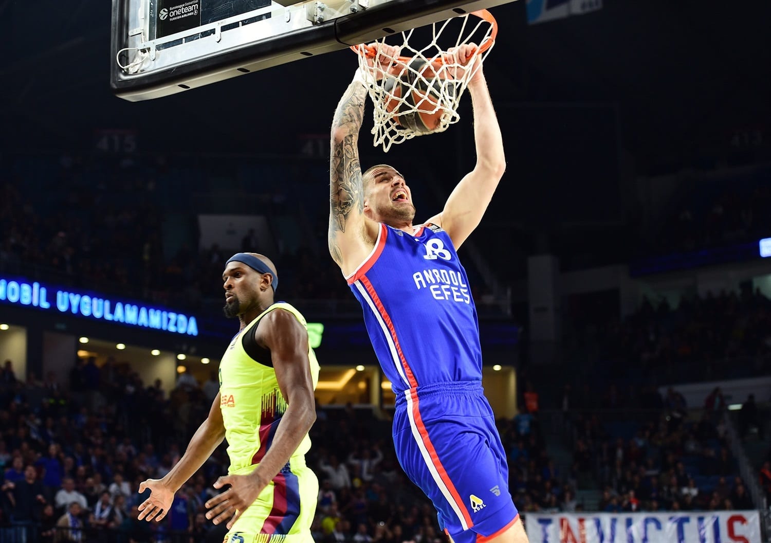 Anadolu Efes - Barça Lassa: El primer punto es turco (75-68) [1-0]