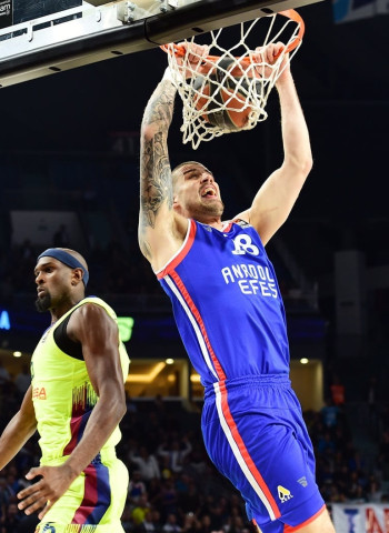 Anadolu Efes - Barça Lassa: El primer punto es turco (75-68) [1-0]