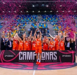 Valencia Basket se alza con su segunda Supercopa en un emocionante final