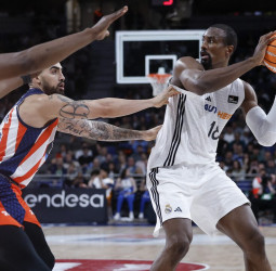 Plácida victoria del Real Madrid sobre el Leyma Coruña, 90-74
