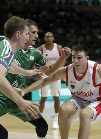 Matt Janning, azulgrana hasta final de temporada