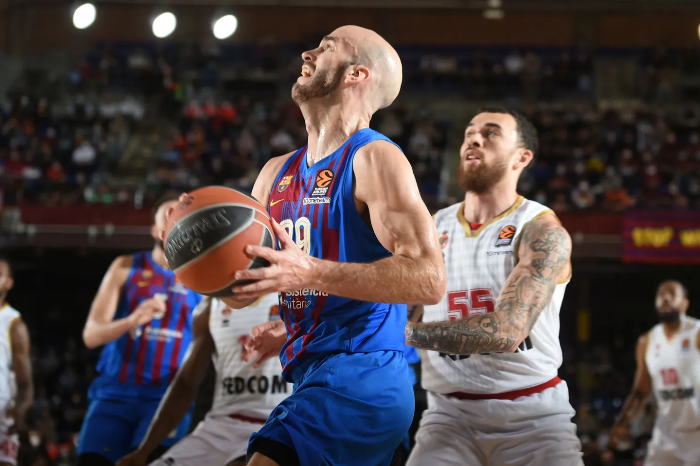 Exum lidera una nueva victoria blaugrana (88-83)