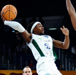 Un desacertado Unicaja cae en Estambul (72-67)