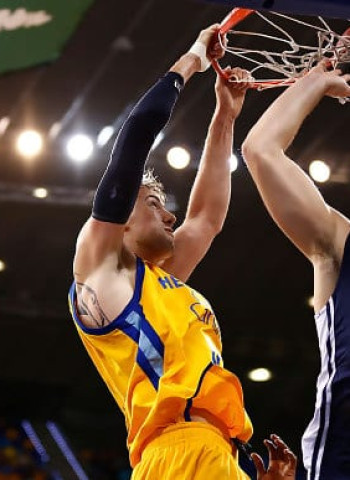 El Herbalife Gran Canaria resiste y obtiene un triunfo con valor doble ante UCAM Murcia (83-71)