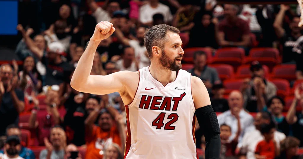 Kevin Love estudia su salida de los Jazz para buscar un nuevo destino competitivo