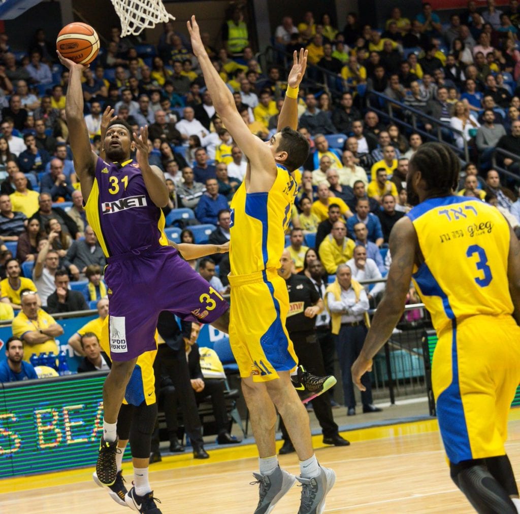 El Hapoel Holon gana por vez primera en la cancha del Maccabi