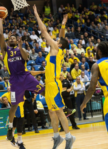 El Hapoel Holon gana por vez primera en la cancha del Maccabi