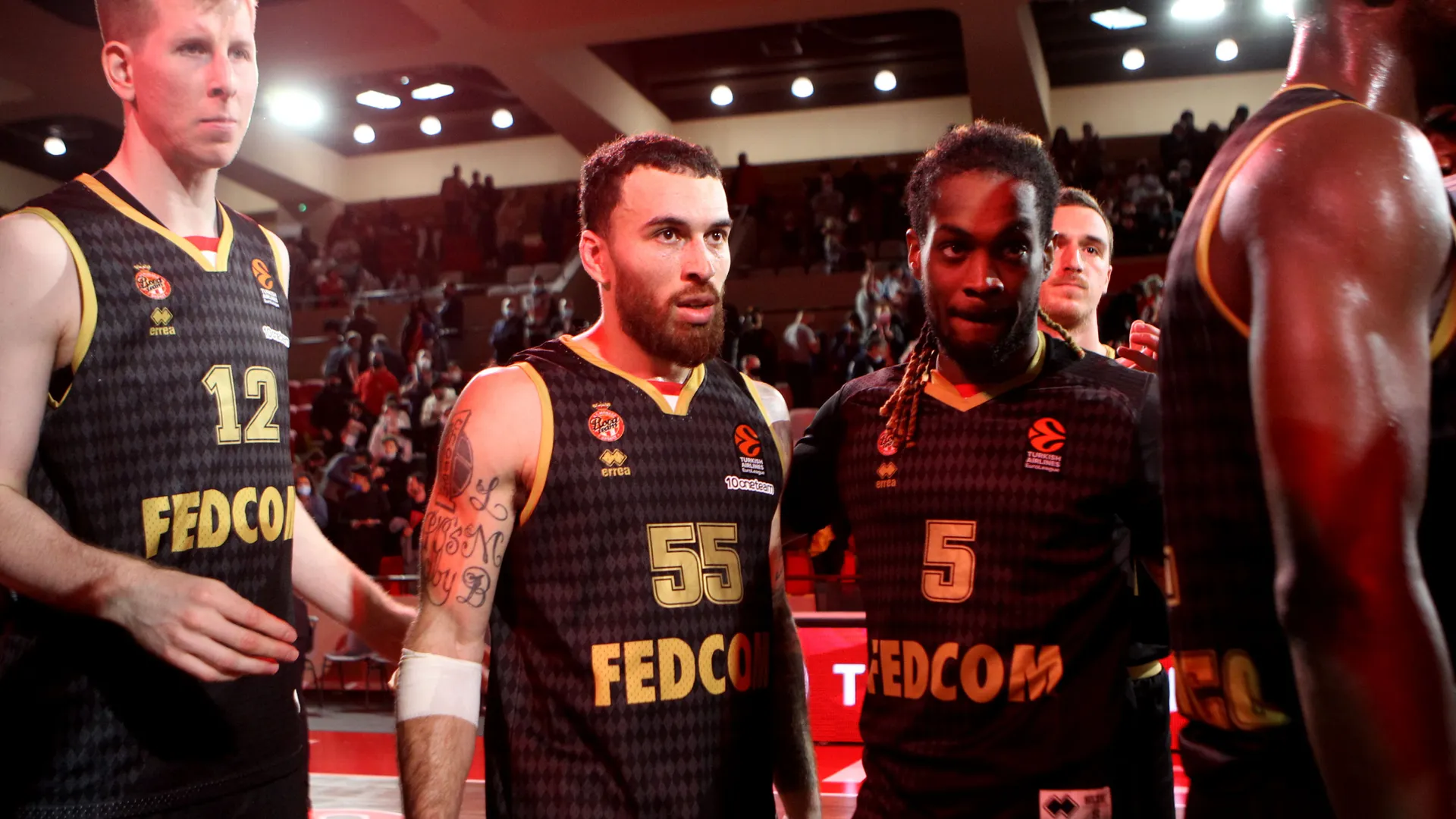 James levanta al Mónaco sobre el UNICS en un emocionante partido (79-76)