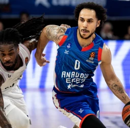 Efes vence a ASVEL para su primera victoria de la temporada, 89-84