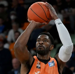 Brandon Paul, cerca del Buducnost