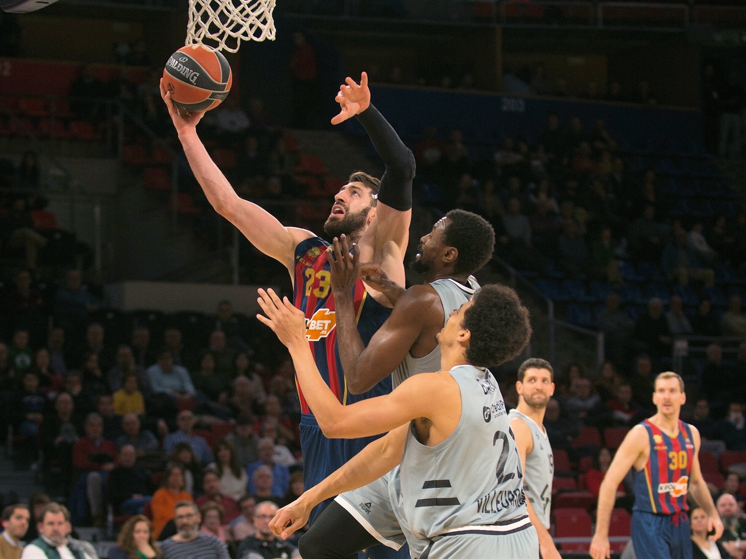 Victoria y average del Baskonia en la vuelta al Buesa Arena (79-65)