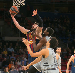 Victoria y average del Baskonia en la vuelta al Buesa Arena (79-65)