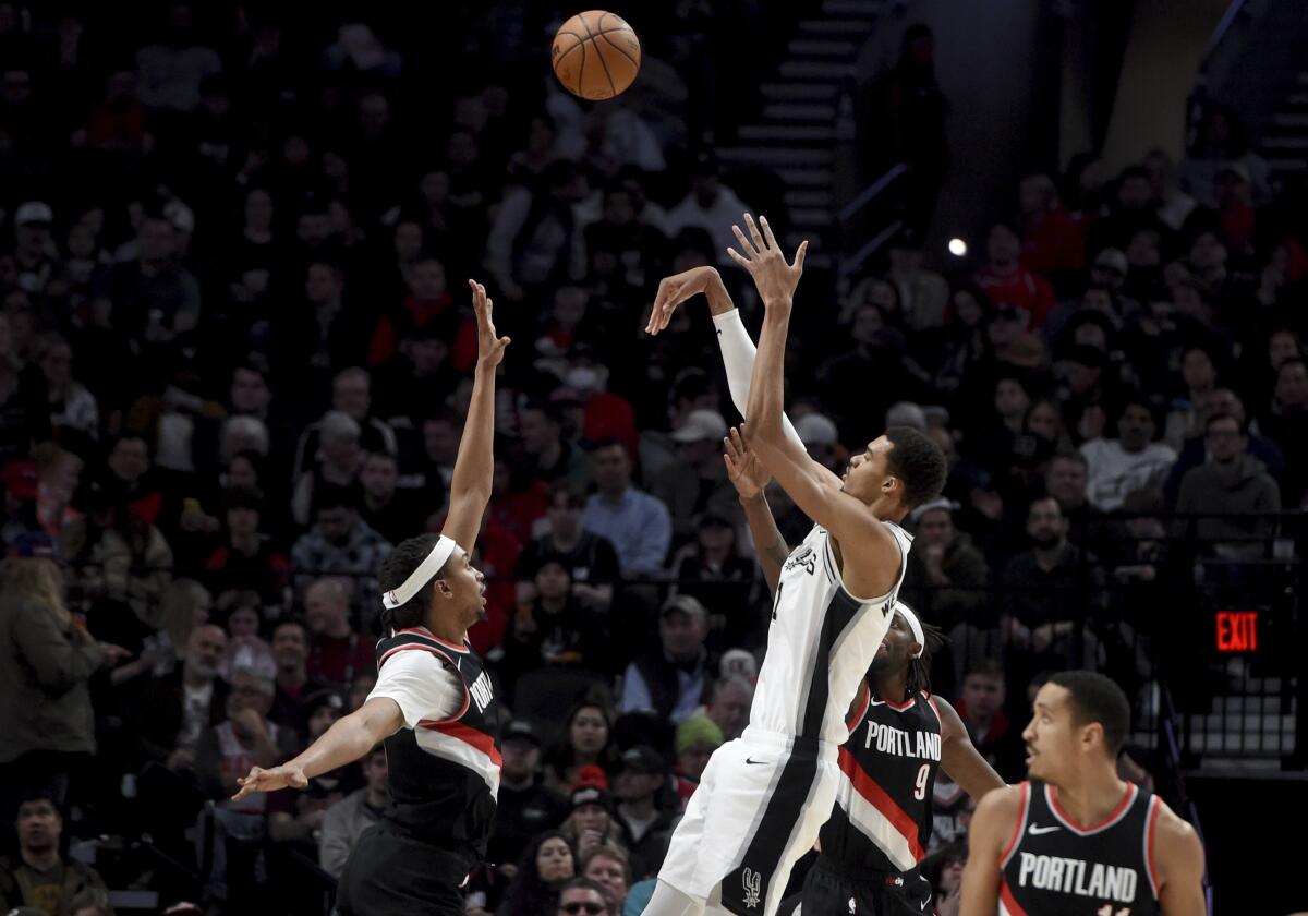 Wembanyama entra en la historia y se une a David Robinson