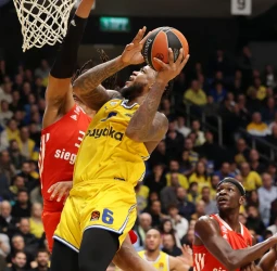 El Maccabi vence al Bayern al ritmo de Lorenzo Brown, 90-82