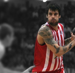 Printezis, tres años más en el Olympiacos