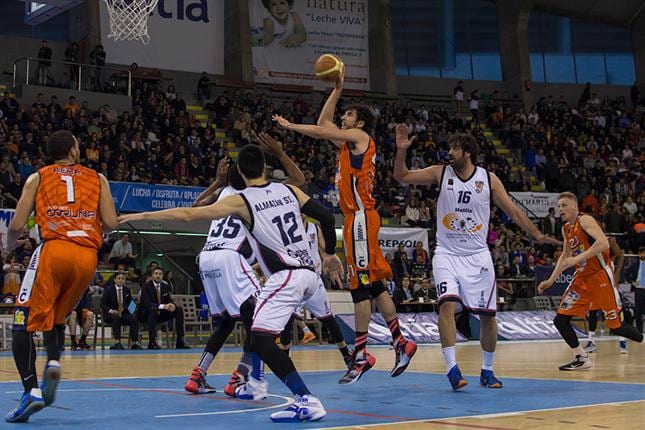 Semifinales LEB Oro: Peñas Huesca y Leyma Coruña ponen contra las cuerdas a los favoritos