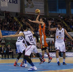 Semifinales LEB Oro: Peñas Huesca y Leyma Coruña ponen contra las cuerdas a los favoritos