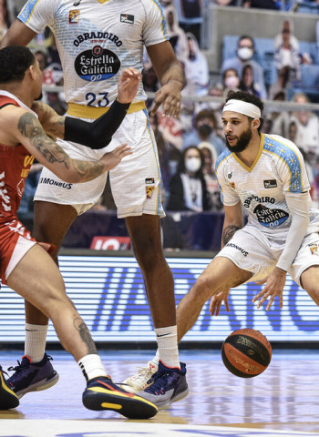 Frankamp decide en la prórroga ante el Monbus Obradoiro (80-83)