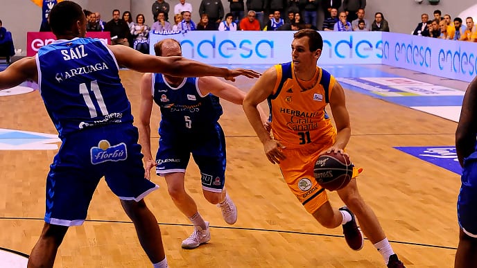 El Herbalife Gran Canaria se hace fuerte en la quinta plaza a golpe de triple (89-98)