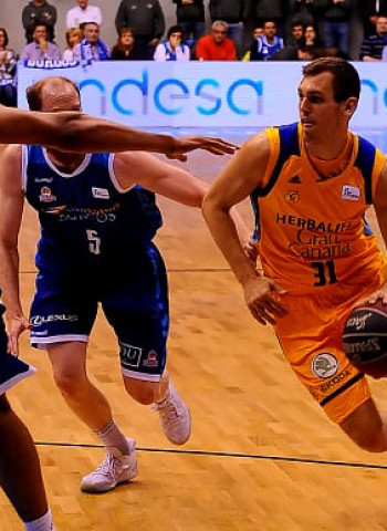 El Herbalife Gran Canaria se hace fuerte en la quinta plaza a golpe de triple (89-98)