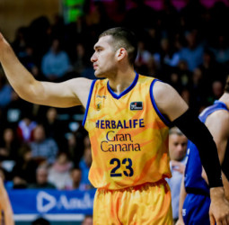 Herbalife Gran Canaria conquista Andorra desde la defensa (60-70)