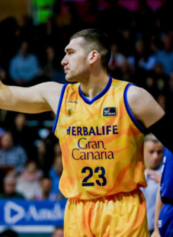 Herbalife Gran Canaria conquista Andorra desde la defensa (60-70)