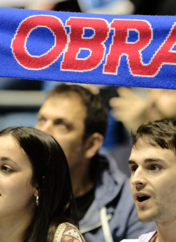 Viaja para animar al Monbus Obradoiro en su partido ante el Real Madrid