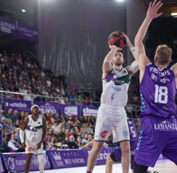 Unicaja se muestra muy serio en la derrota del Zunder Palencia, 72-86
