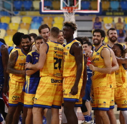 Herbalife Gran Canaria tira de paciencia para vencer al Acunsa GBC (90-81)