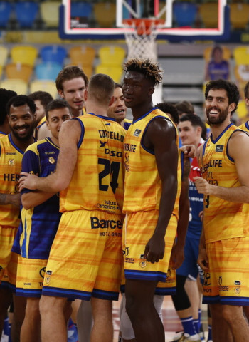 Herbalife Gran Canaria tira de paciencia para vencer al Acunsa GBC (90-81)
