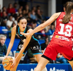 Ángela Salvadores ilumina el ilusionante camino del Movistar Estudiantes
