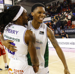 Unicaja se impone en la prórroga al BAXI Manresa (94-98)