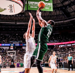 El Unicaja doblega al UCAM Murcia y se adelanta en los cuartos de final, 83-67 (1-0)