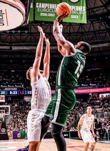El Unicaja doblega al UCAM Murcia y se adelanta en los cuartos de final, 83-67 (1-0)