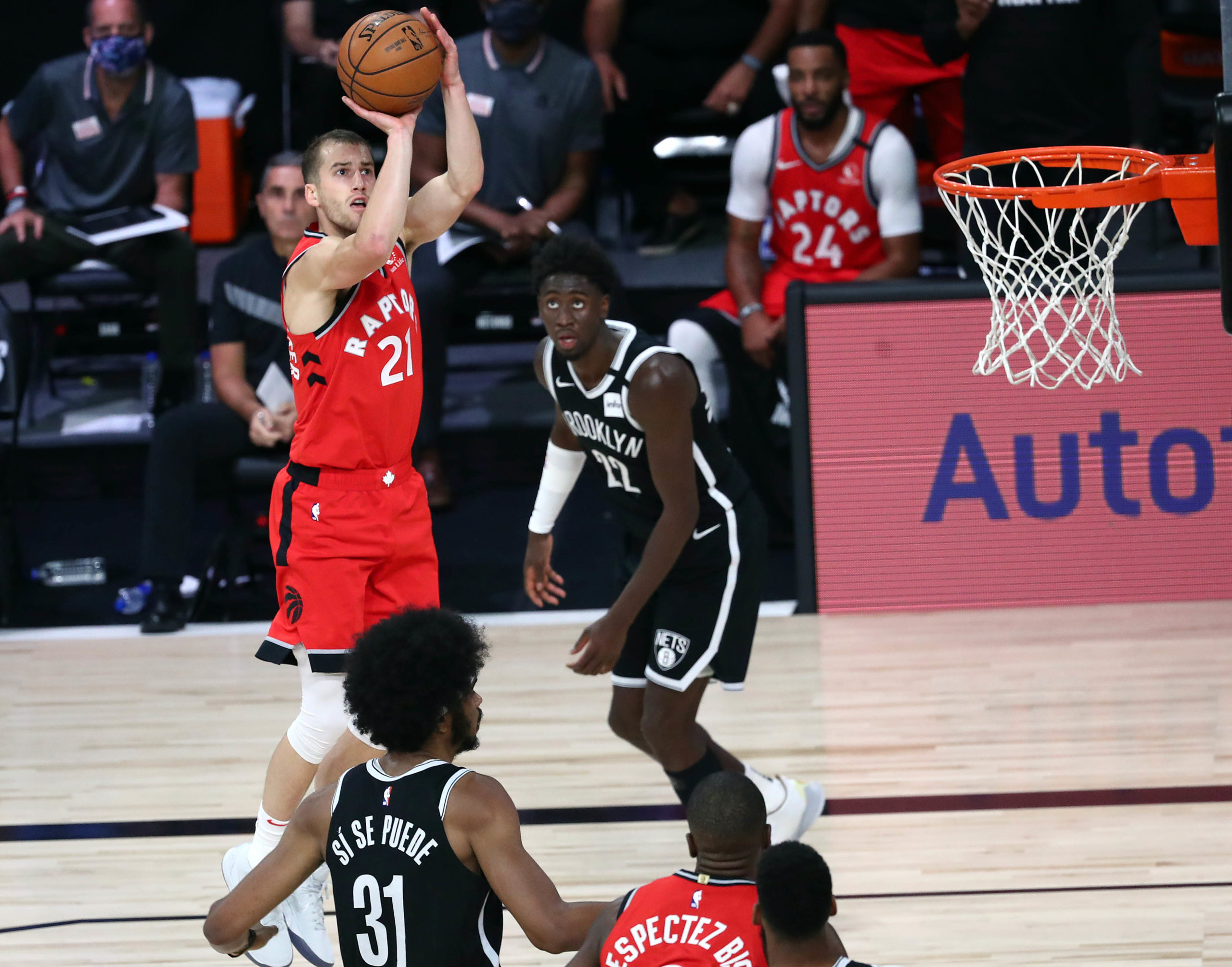 Exhibición ofensiva de los Raptors (122-150) e inapelable [4-0] para los canadienses