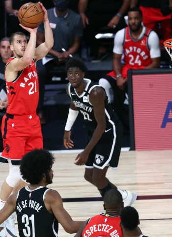 Exhibición ofensiva de los Raptors (122-150) e inapelable [4-0] para los canadienses